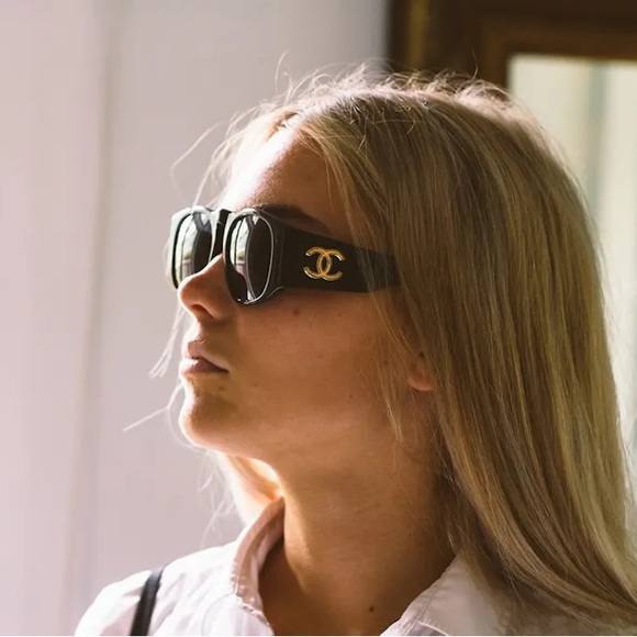 Chanel CC Logo Sunglasses - Picture 9 of 10